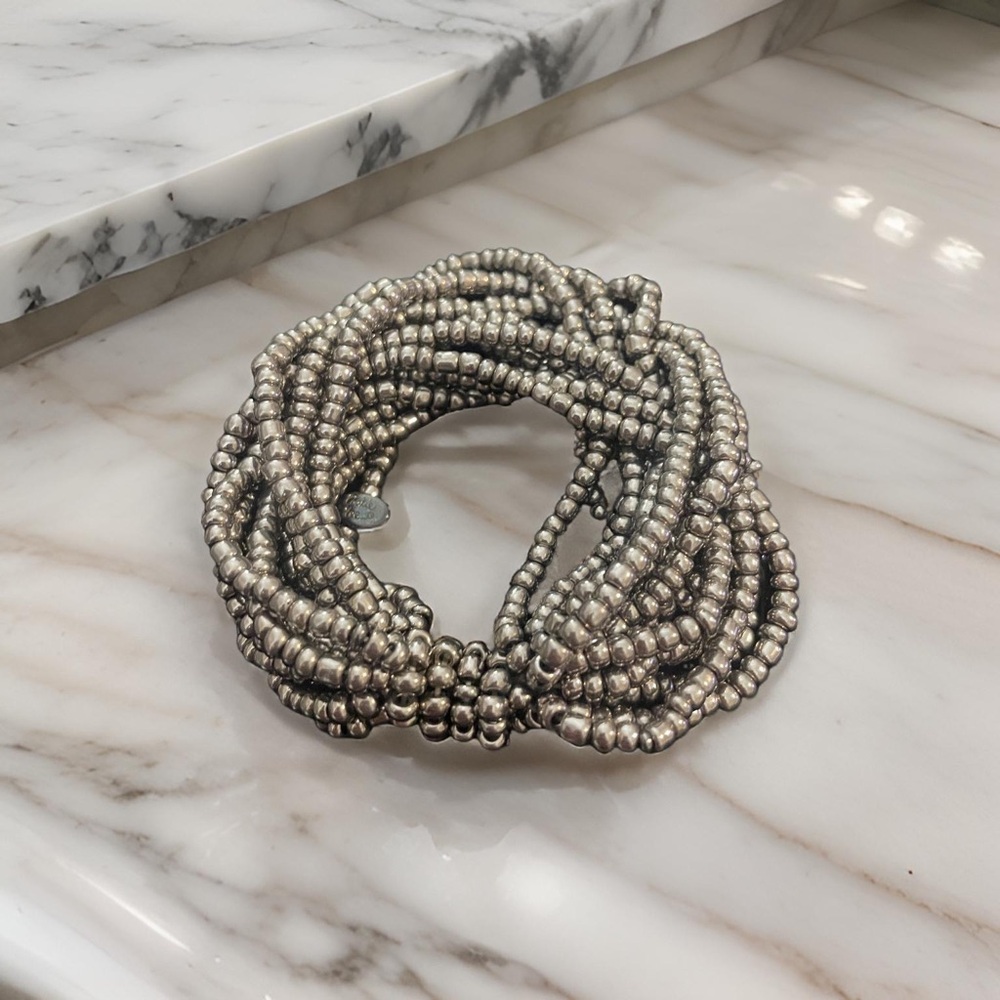 Vintage Cookie Lee Beaded Bracelet with a silver brushed tone color! Gorgeous!